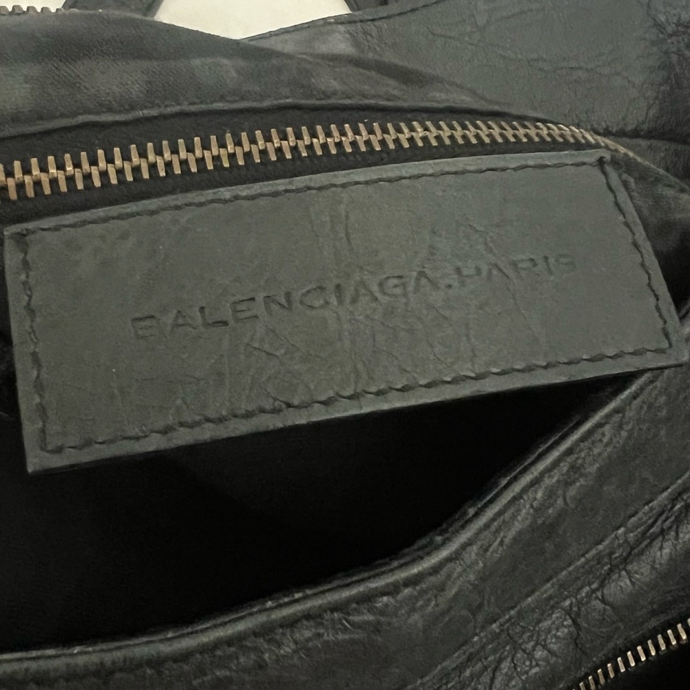 Balenciaga VELO 2012 Nicolas Ghesquière Crossbody Bag with classic hardware - Picture 11 of 16